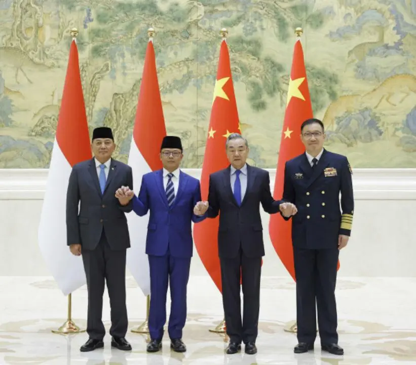 王毅、董军同框，这件事非同小可！